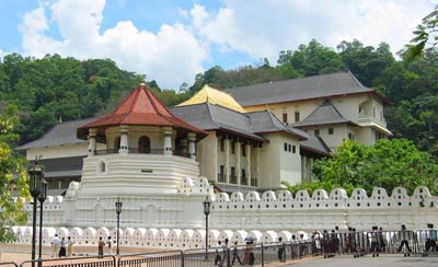 TEMPLE OF THE TOOTH RELIC - KANDY - SRI LANKA