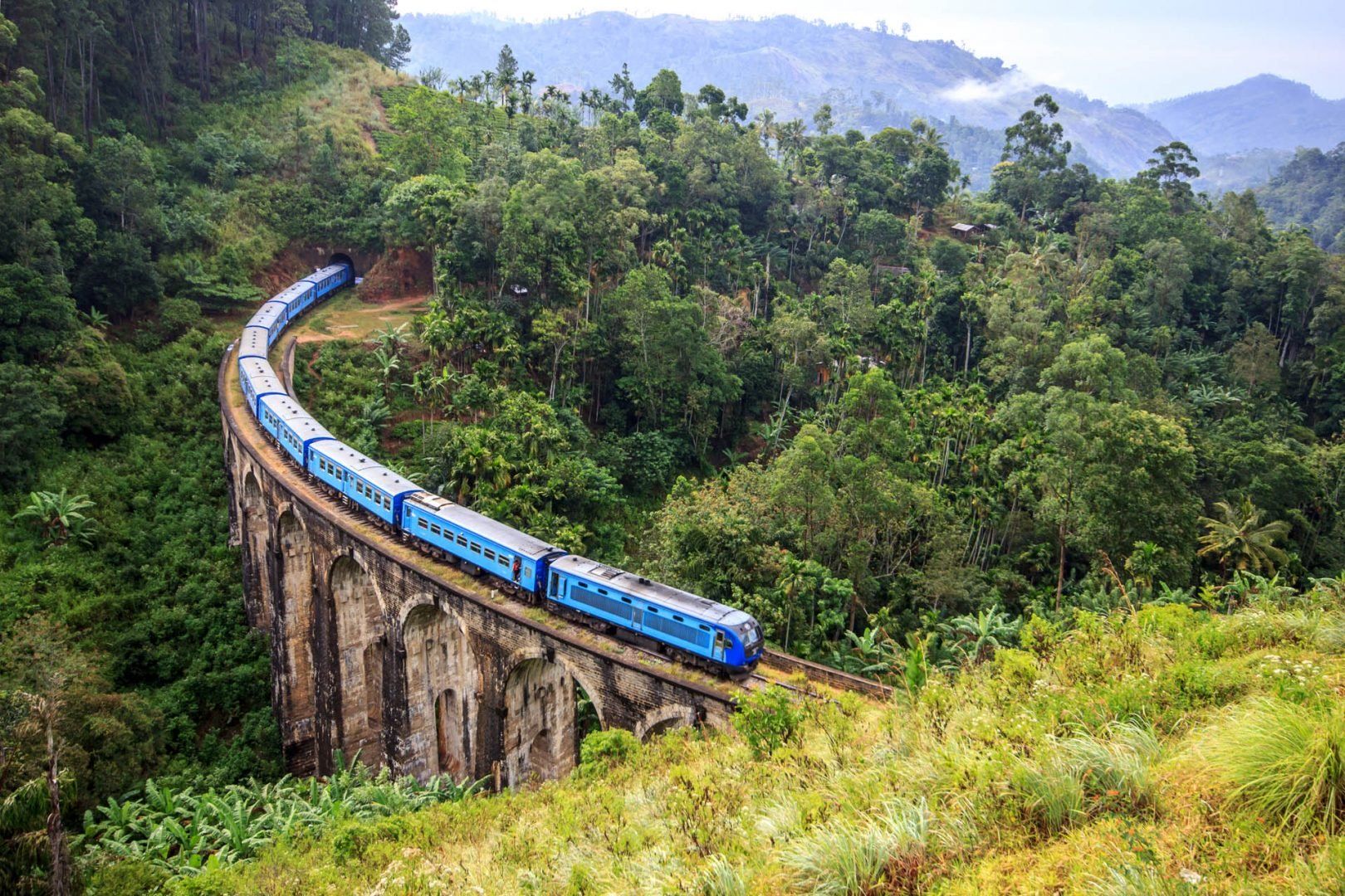 TRAIN JOURNEYS IN SRI LANKA